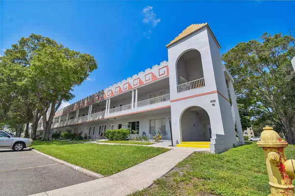 2100 WORLD PARKWAY BLVD #60, Clearwater, FL 33763