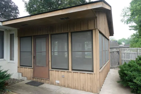 901 Eastwood LN, Anoka, MN 55303