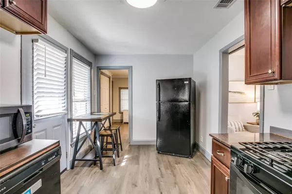 1134 Bellaire Drive, Grapevine, TX 76051