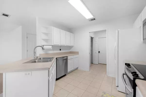 45 3Rd Street, Shalimar, FL 32579