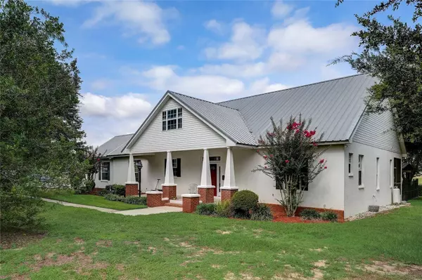 2906 N KINGSWAY RD, Thonotosassa, FL 33592