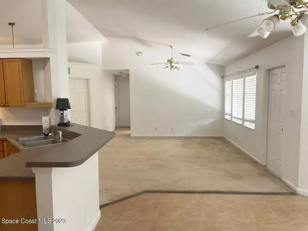 586 Sea Fury Avenue SW, Palm Bay, FL 32908