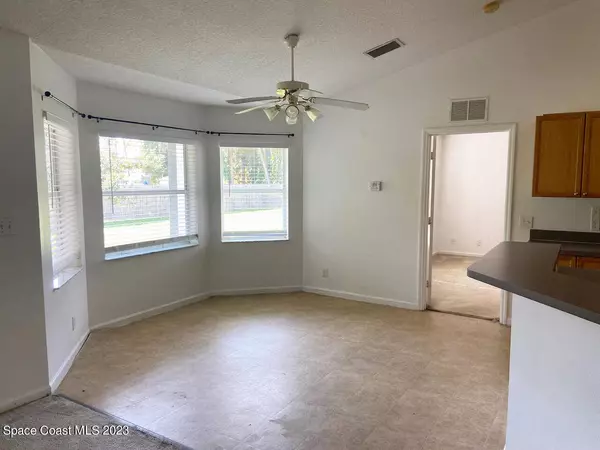 586 Sea Fury Avenue SW, Palm Bay, FL 32908