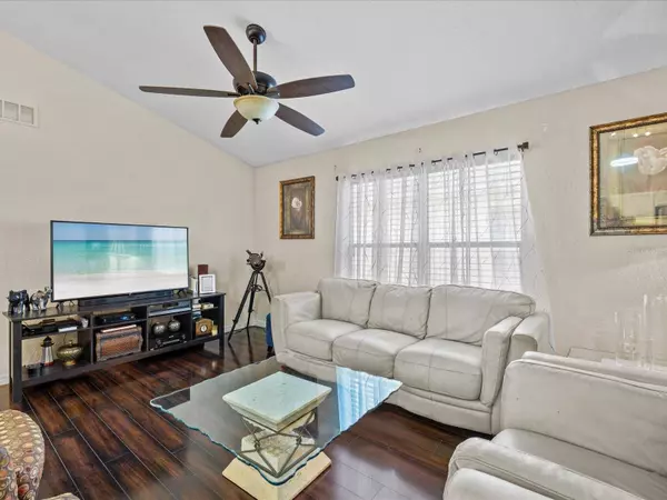 232 RESERVE DR, Davenport, FL 33896