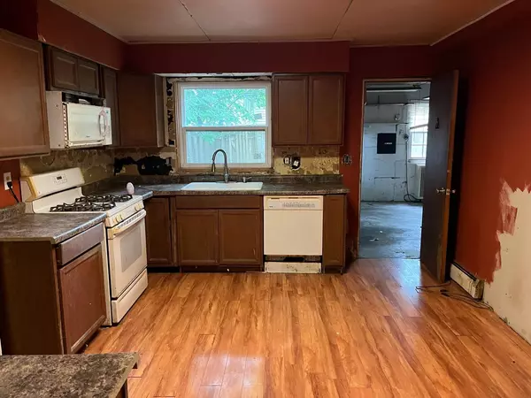 25 Longbeach RD, Montgomery, IL 60538