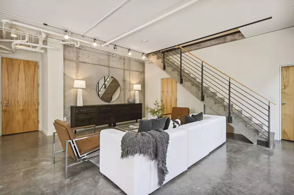 200 Park AVE #100, Minneapolis, MN 55415