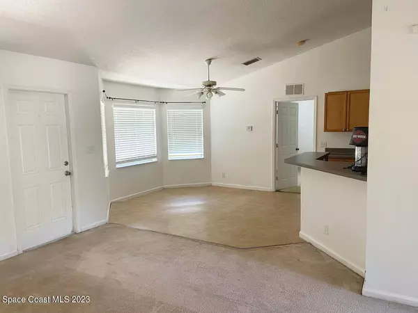 586 Sea Fury Avenue SW, Palm Bay, FL 32908