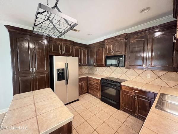 735 Woodrun Drive, Pearl, MS 39208