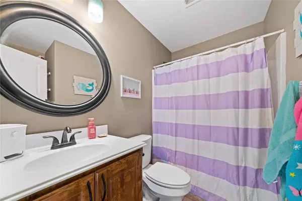 203 Mission Crest Circle, Lindale, TX 75771