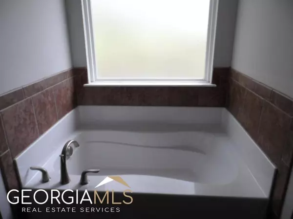 1014 Eldon Ln, Fairburn, GA 30213