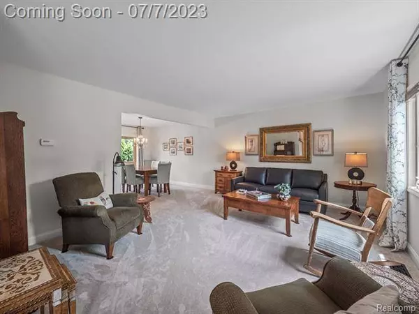 1418 EDEN GARDENS Drive, Fenton, MI 48430