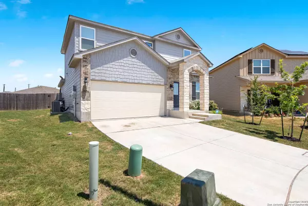 13134 Heathers Isle, St Hedwig, TX 78152