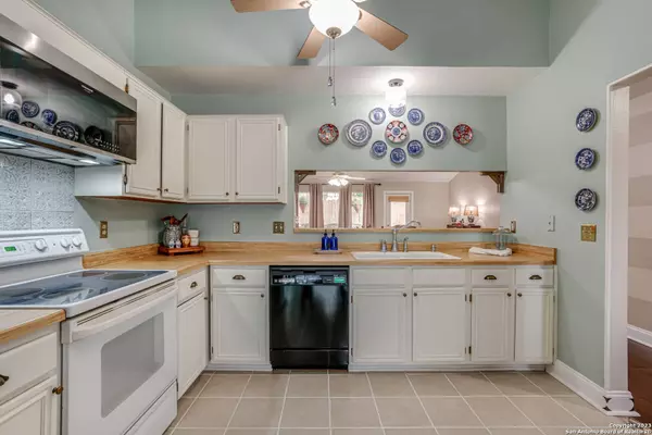 337 NOTCH LEAF, Cibolo, TX 78108-3105