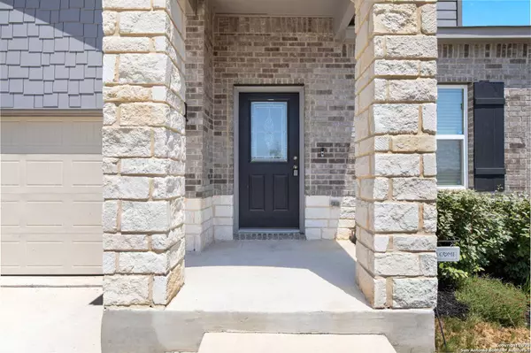 13134 Heathers Isle, St Hedwig, TX 78152