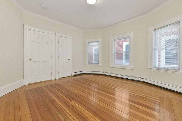 11 Pembroke St #1, Somerville, MA 02145