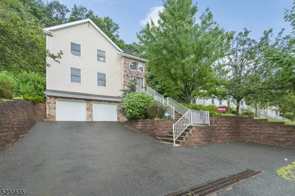 368 Valley Rd, Clifton City, NJ 07013