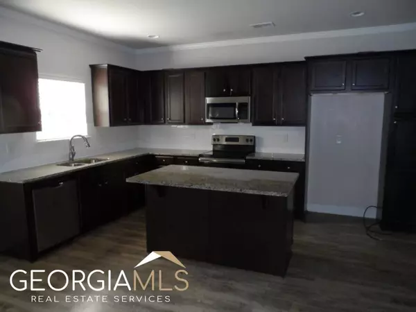 1014 Eldon Ln, Fairburn, GA 30213