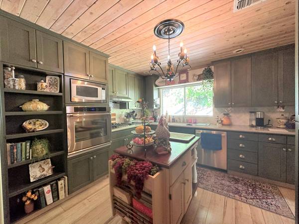 42761 Hot Springs Drive, California Hot Springs, CA 93207