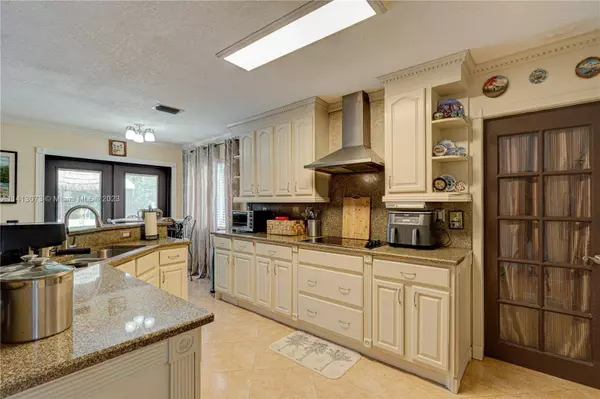 13790 SW 174th St, Miami, FL 33177