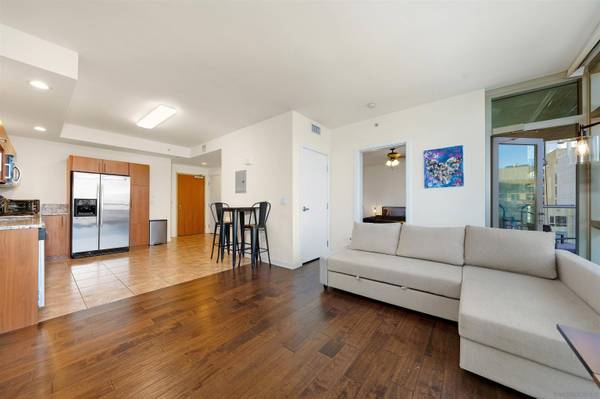 800 The Mark Ln #1007, San Diego, CA 92101