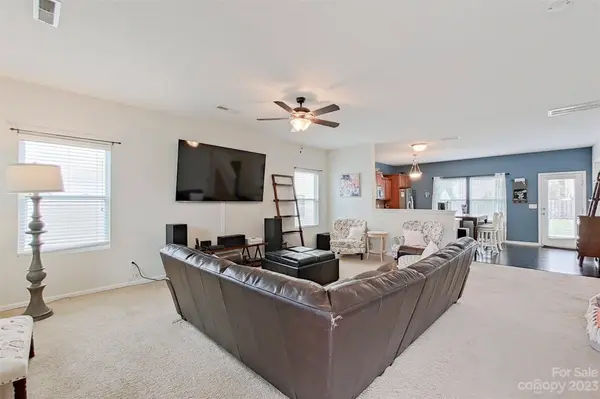 2419 Impatien DR, Charlotte, NC 28215