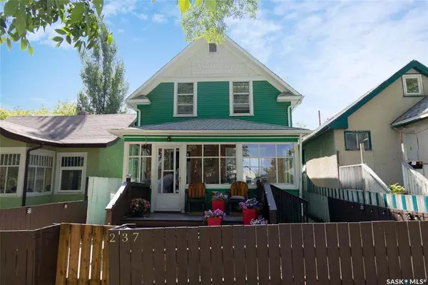 237 I AVENUE N, Saskatoon, SK S7L 2G3