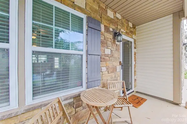 2419 Impatien DR, Charlotte, NC 28215