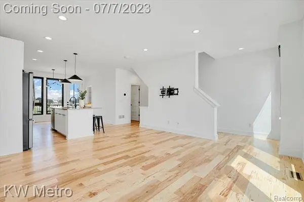 2215 TRUMBULL Street, Detroit, MI 48216