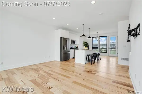 2215 TRUMBULL Street, Detroit, MI 48216