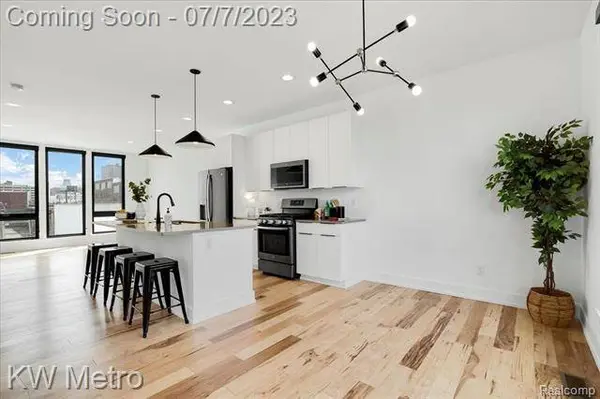 2215 TRUMBULL Street, Detroit, MI 48216