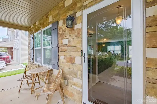 2419 Impatien DR, Charlotte, NC 28215