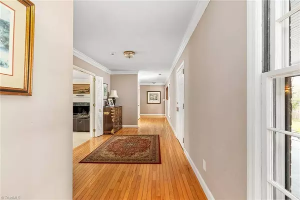 304 Shadow Valley RD, High Point, NC 27262