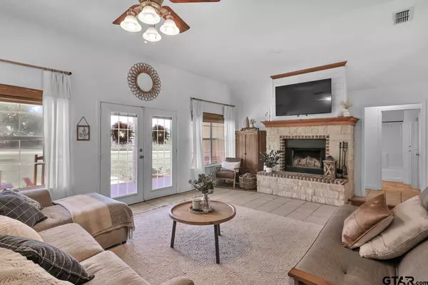 124 CR 4925, Troup, TX 75789