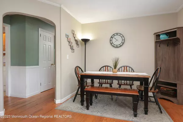 122 Dickinson Avenue, Toms River, NJ 08753