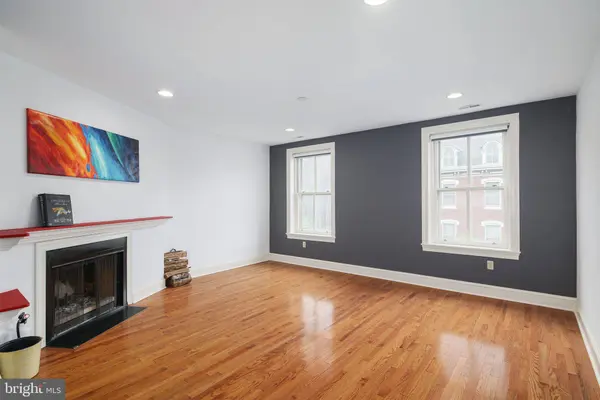 1529 GREEN ST #E, Philadelphia, PA 19130