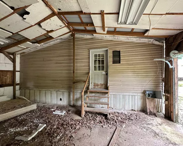 231 S Forest Rd, Chickamauga, GA 30707