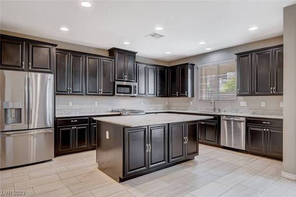 12445 Loggeta Way, Las Vegas, NV 89141