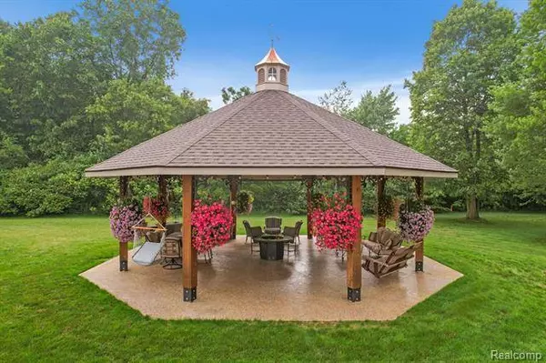 13235 Joseph, Carleton, MI 48117