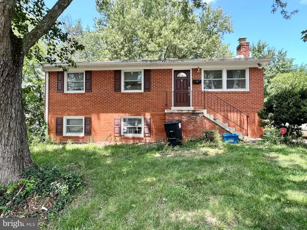 4508 KNOLL DR, Woodbridge, VA 22193