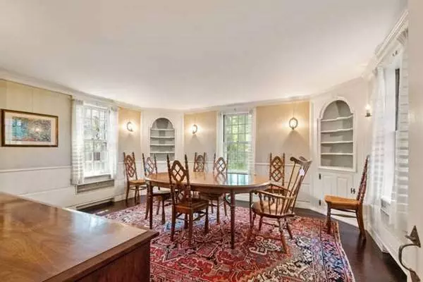 28 Pilgrim Rd, Melrose, MA 02176