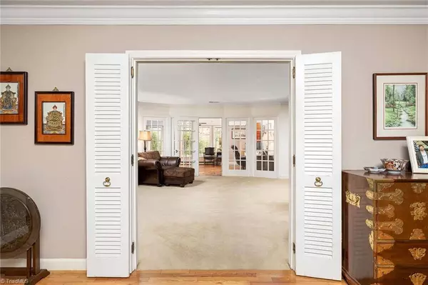 304 Shadow Valley RD, High Point, NC 27262