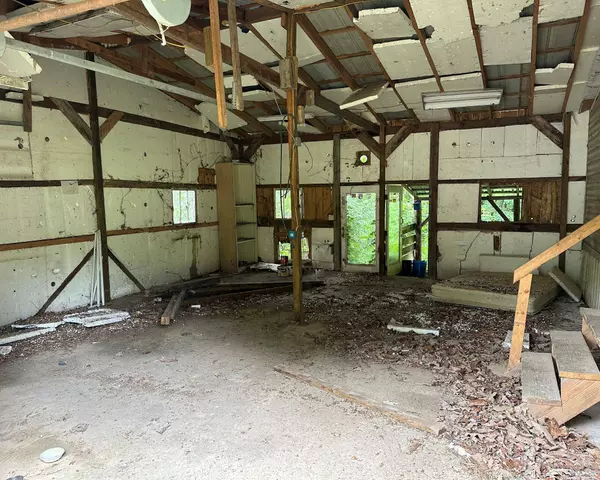 231 S Forest Rd, Chickamauga, GA 30707