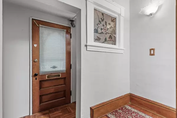 2415 Ilion AVE N, Minneapolis, MN 55411