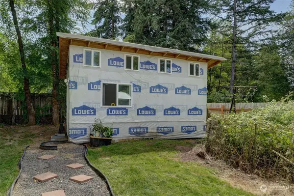 1422 SE Cedar RD, Port Orchard, WA 98367