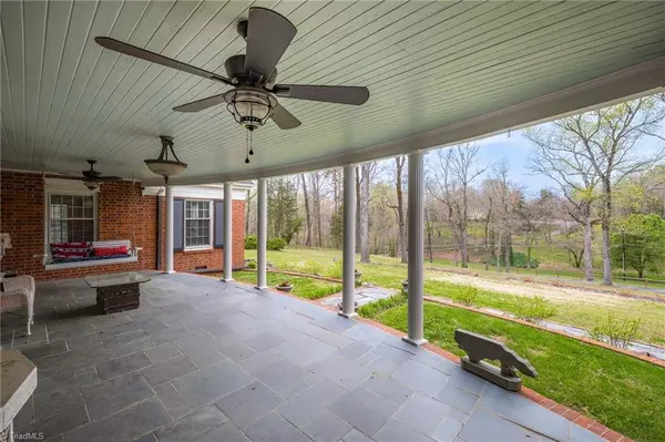 304 Shadow Valley RD, High Point, NC 27262