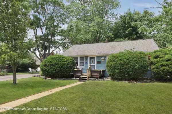 122 Dickinson Avenue, Toms River, NJ 08753