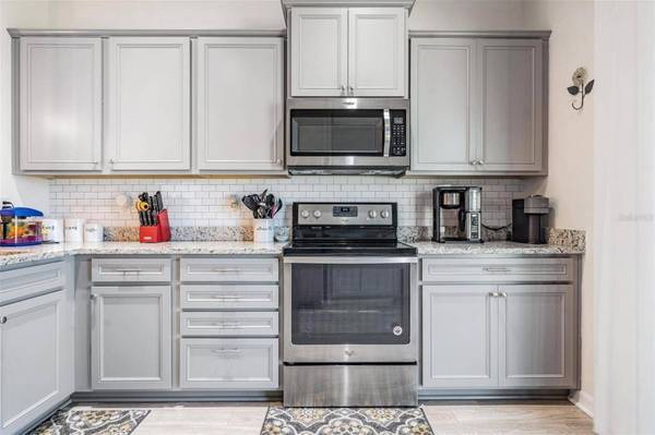 5217 FALLEN LEAF DR, Riverview, FL 33578