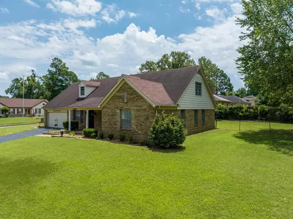 5163 BATTLE CREEK DR, Memphis, TN 38134