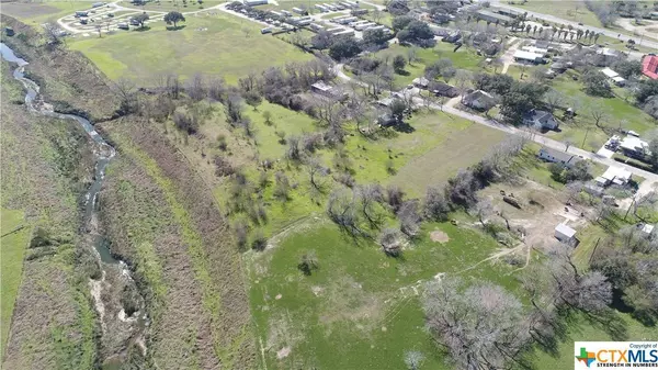 213 Mulberry ST, Hallettsville, TX 77964