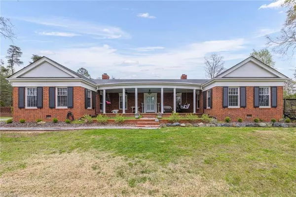 304 Shadow Valley RD, High Point, NC 27262
